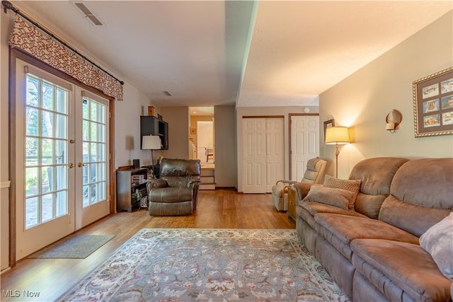 7272 Ashburton Circle NW, North Canton, OH 44720