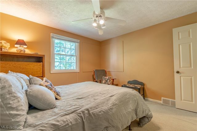 7272 Ashburton Circle NW, North Canton, OH 44720