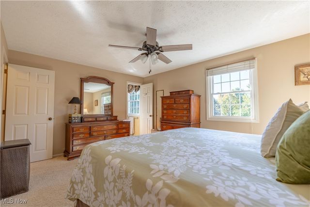 7272 Ashburton Circle NW, North Canton, OH 44720