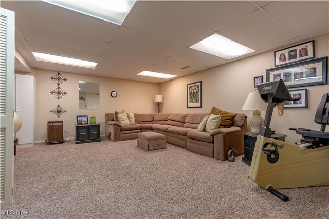 7272 Ashburton Circle NW, North Canton, OH 44720