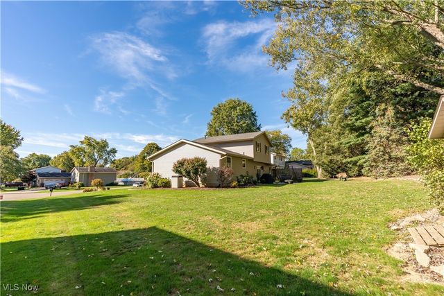 7272 Ashburton Circle NW, North Canton, OH 44720