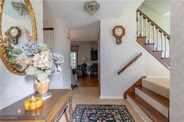 7272 Ashburton Circle NW, North Canton, OH 44720