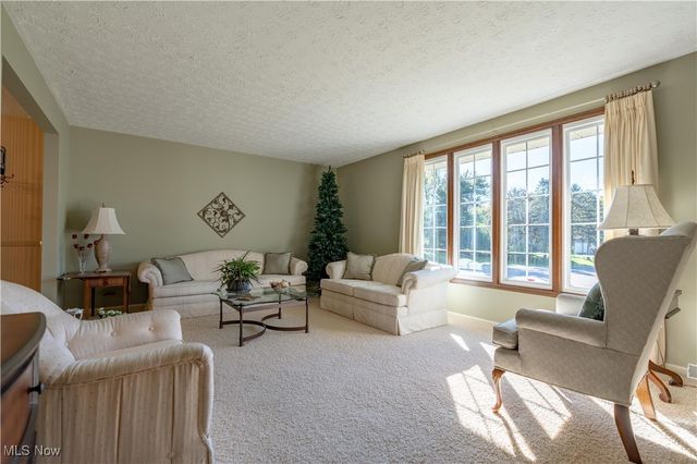 7272 Ashburton Circle NW, North Canton, OH 44720