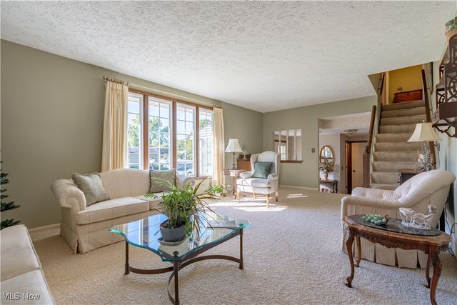 7272 Ashburton Circle NW, North Canton, OH 44720