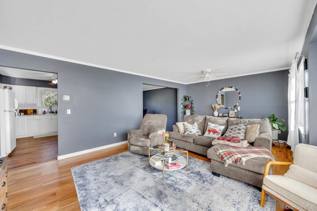 11 Marlo Lane, Hauppauge, NY 11788