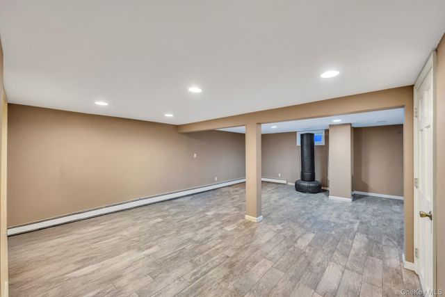 11 Marlo Lane, Hauppauge, NY 11788