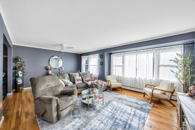 11 Marlo Lane, Hauppauge, NY 11788