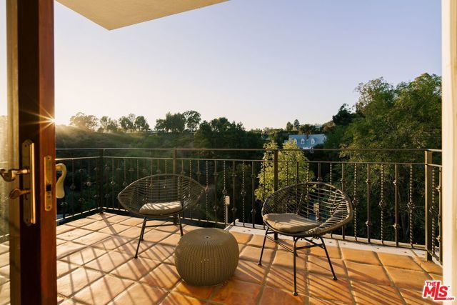 2591 Leicester Drive, Los Angeles, CA 90046