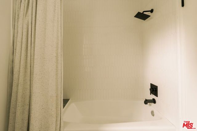 2591 Leicester Drive, Los Angeles, CA 90046