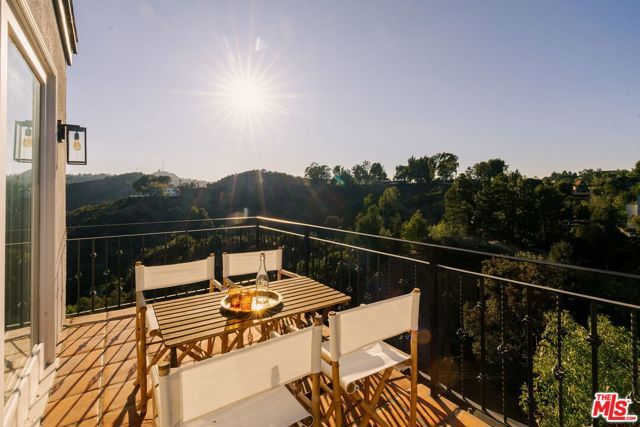2591 Leicester Drive, Los Angeles, CA 90046