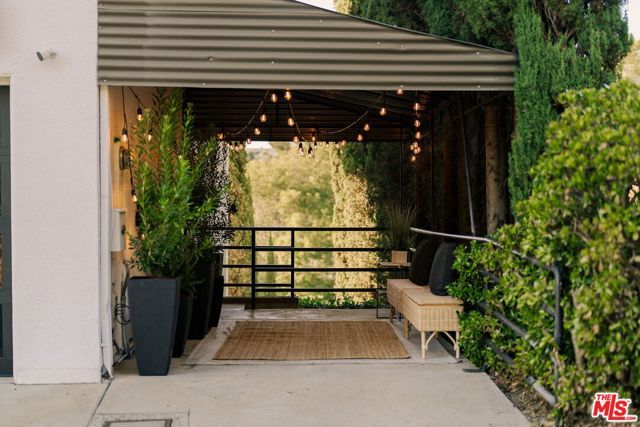 2591 Leicester Drive, Los Angeles, CA 90046