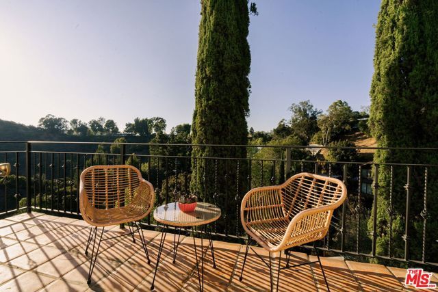 2591 Leicester Drive, Los Angeles, CA 90046
