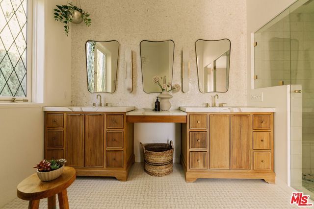 2591 Leicester Drive, Los Angeles, CA 90046