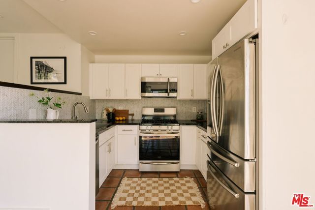2591 Leicester Drive, Los Angeles, CA 90046
