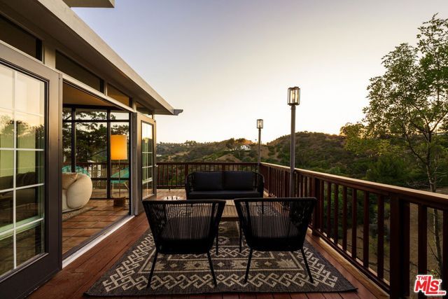 2591 Leicester Drive, Los Angeles, CA 90046