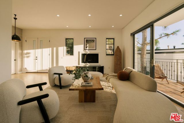 2591 Leicester Drive, Los Angeles, CA 90046