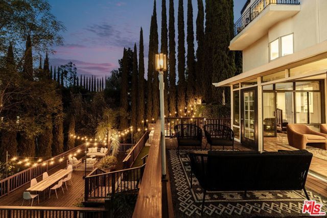 2591 Leicester Drive, Los Angeles, CA 90046