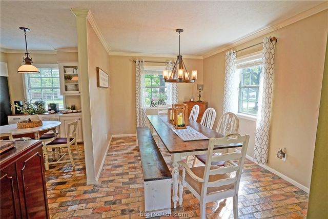 3505 Spring Ln, Bryan, TX 77802