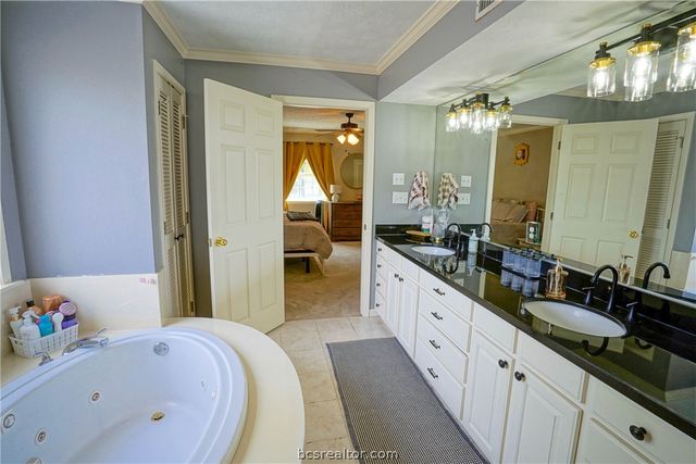 3505 Spring Ln, Bryan, TX 77802