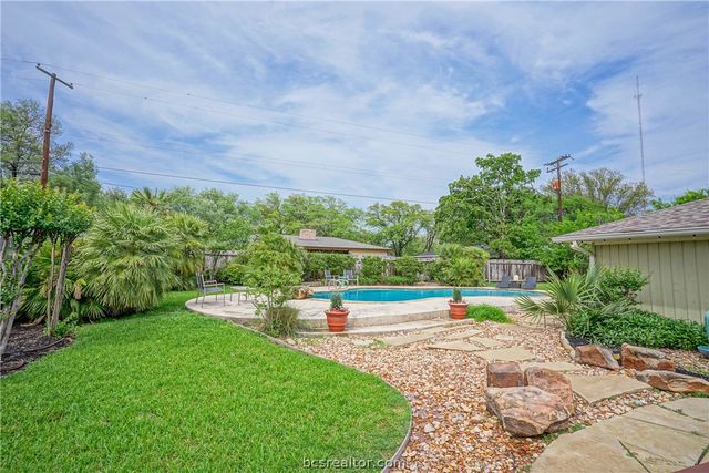 3505 Spring Ln, Bryan, TX 77802