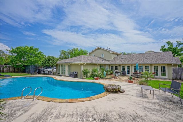 3505 Spring Ln, Bryan, TX 77802