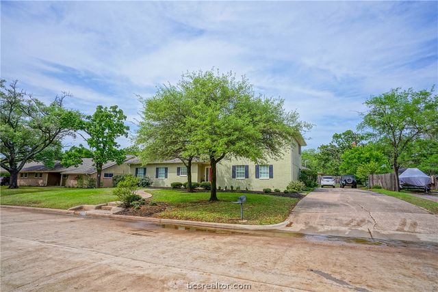 3505 Spring Ln, Bryan, TX 77802