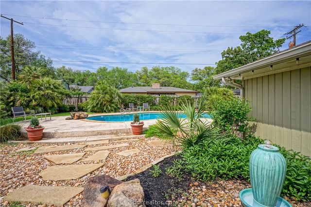 3505 Spring Ln, Bryan, TX 77802