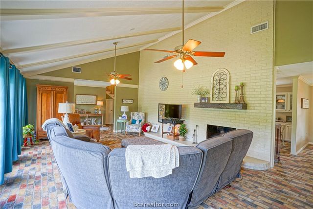 3505 Spring Ln, Bryan, TX 77802
