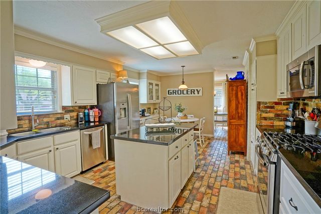 3505 Spring Ln, Bryan, TX 77802