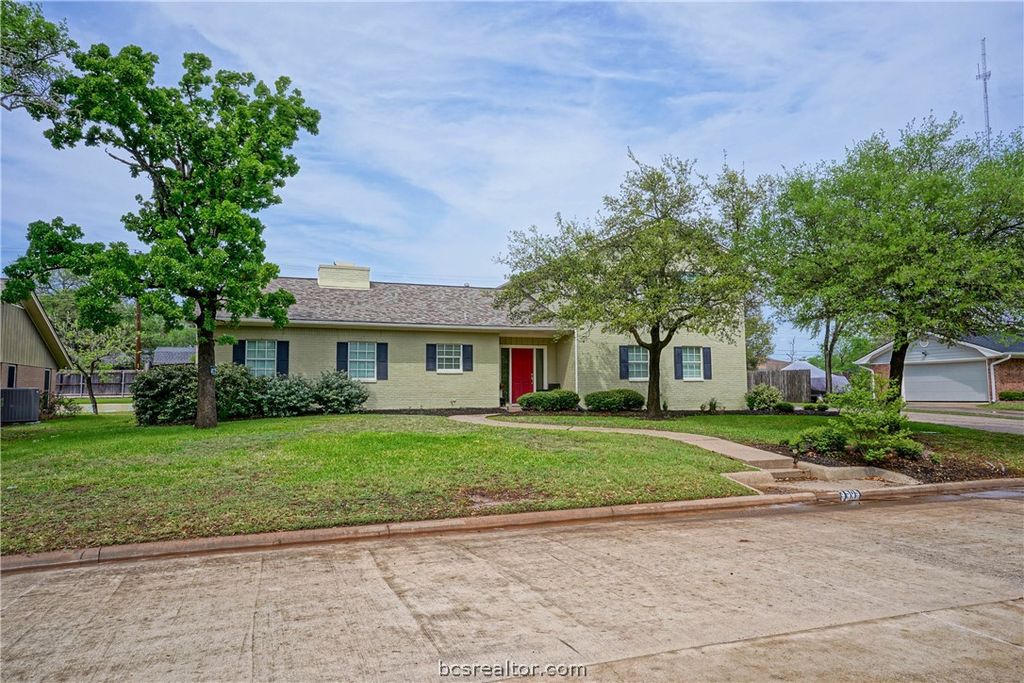 3505 Spring Ln, Bryan, TX 77802