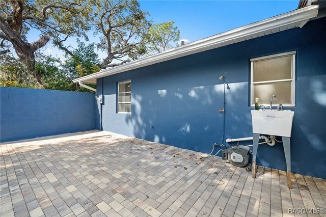 6422 Fairlawn Street, Spring Hill, FL 34606