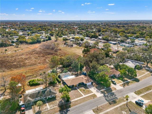 6422 Fairlawn Street, Spring Hill, FL 34606