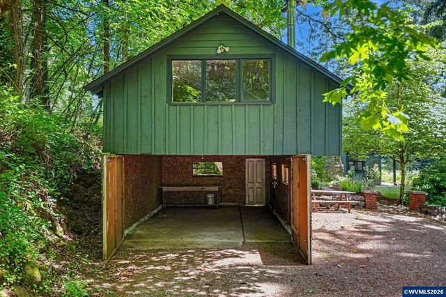 6582 Liberty Rd S, Salem, OR 97306