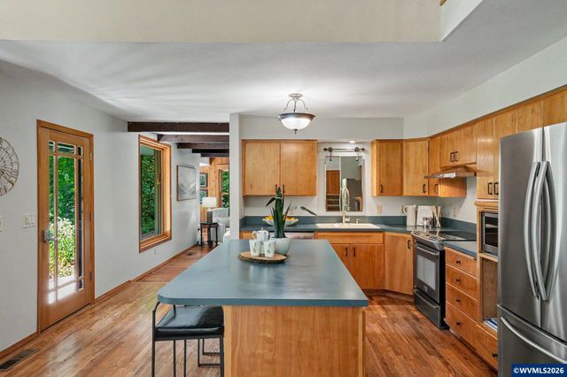 6582 Liberty Rd S, Salem, OR 97306