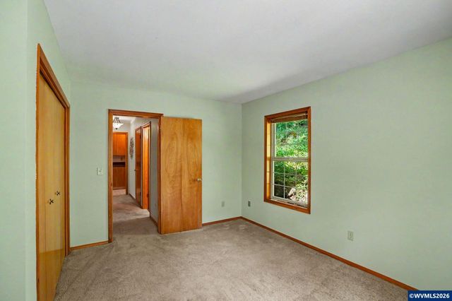 6582 Liberty Rd S, Salem, OR 97306