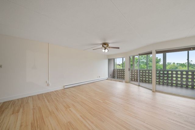 53 Melrose St 5H, Melrose, MA 02176