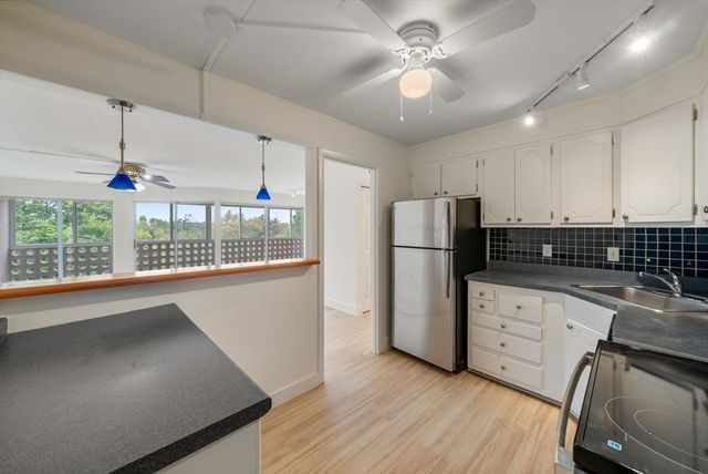 53 Melrose St 5H, Melrose, MA 02176