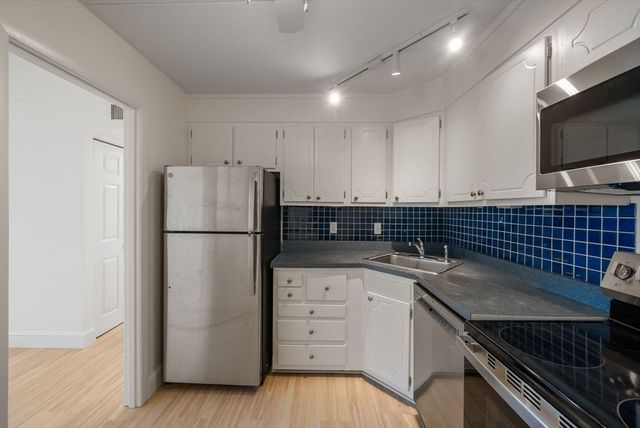 53 Melrose St 5H, Melrose, MA 02176