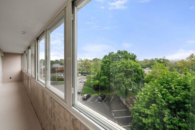 53 Melrose St 5H, Melrose, MA 02176