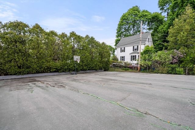 53 Melrose St 5H, Melrose, MA 02176