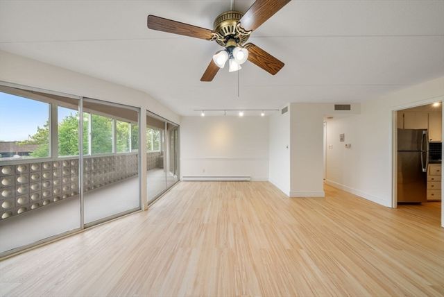 53 Melrose St 5H, Melrose, MA 02176