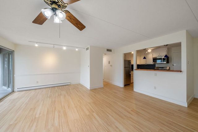 53 Melrose St 5H, Melrose, MA 02176