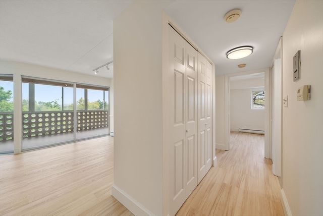 53 Melrose St 5H, Melrose, MA 02176