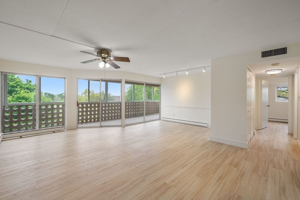 53 Melrose St 5H, Melrose, MA 02176