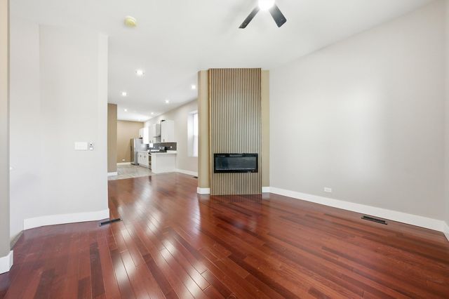 7017 S Normal Boulevard, Chicago, IL 60621