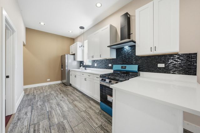 7017 S Normal Boulevard, Chicago, IL 60621