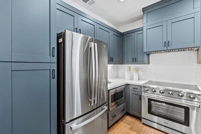 943 Woodside Road, Redwood City, CA 94061