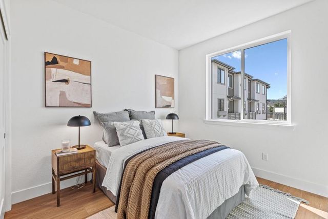 943 Woodside Road, Redwood City, CA 94061