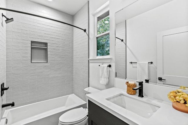 943 Woodside Road, Redwood City, CA 94061