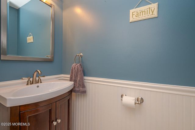 78 Ironwood Court, Middletown, NJ 07748